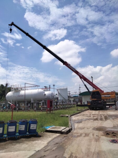 เช่ารถเครนดินแดง